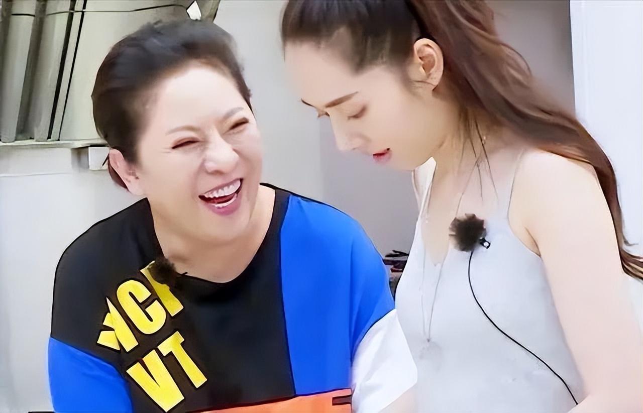 向佐|向佐回应夜店事件,“鸡爪比馊瓜好吃”?疑似内涵郭碧婷是“馊瓜”