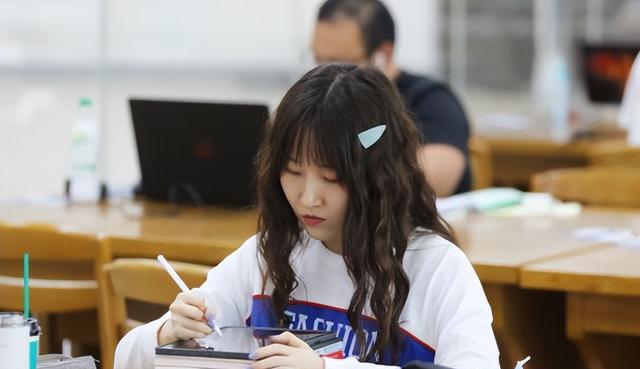 考研|研究生泛滥已成趋势,985硕士也是如此,家长的血汗钱打水漂了吗