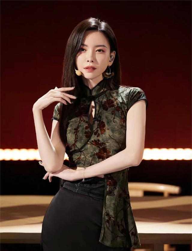 于文文|《乐队的海边》收官，于文文再次演唱《体面》，终于和自己和解了