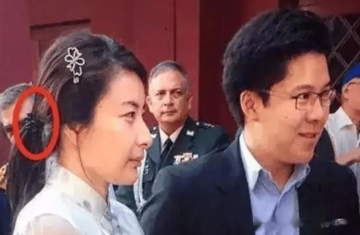 郭晶晶|三张合照，把香港名媛们对郭晶晶的“傲慢”，体现得淋漓尽致