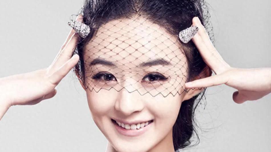 赵丽颖在微博上回应近期被质疑花旦演青衣戏份的风波，引发了广泛讨论