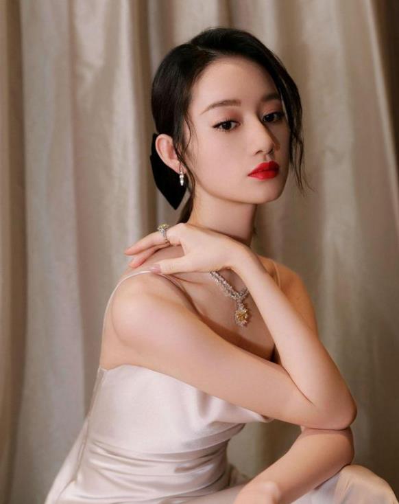 你敢相信,内娱最后的尊严,居然是30岁的郭晓婷给的