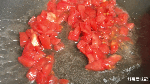 美食教程|西红柿疙瘩汤这样做,劲道爽滑,爽口开胃解腻,待客倍有面子呢