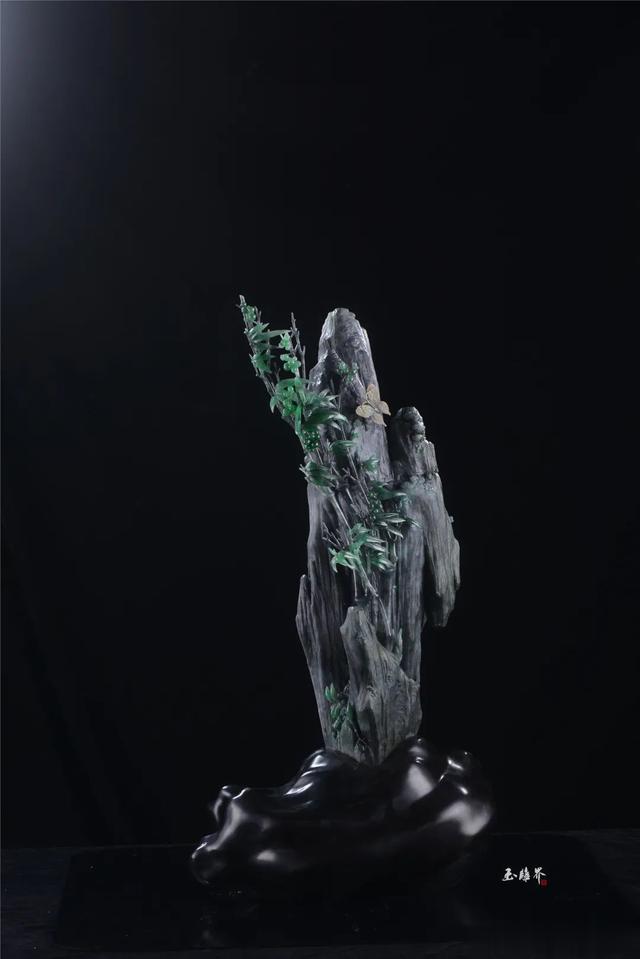 翡翠|黑色翡翠：玉界的黑钻石，谜一般的超级稀世宝石！