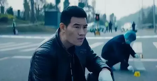 笑了！嘎子哥新片突破下线：时长只有65分钟，双腿追摩托跑16公里