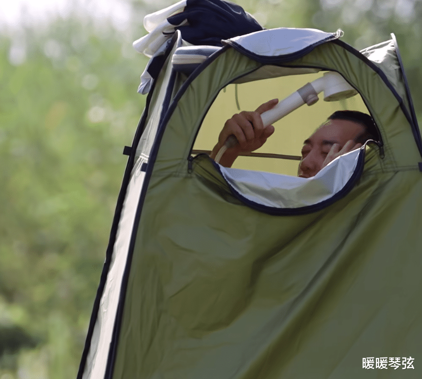 2天不看手机,在野外露天洗澡,郑恺:不想回到有手机的世界中去