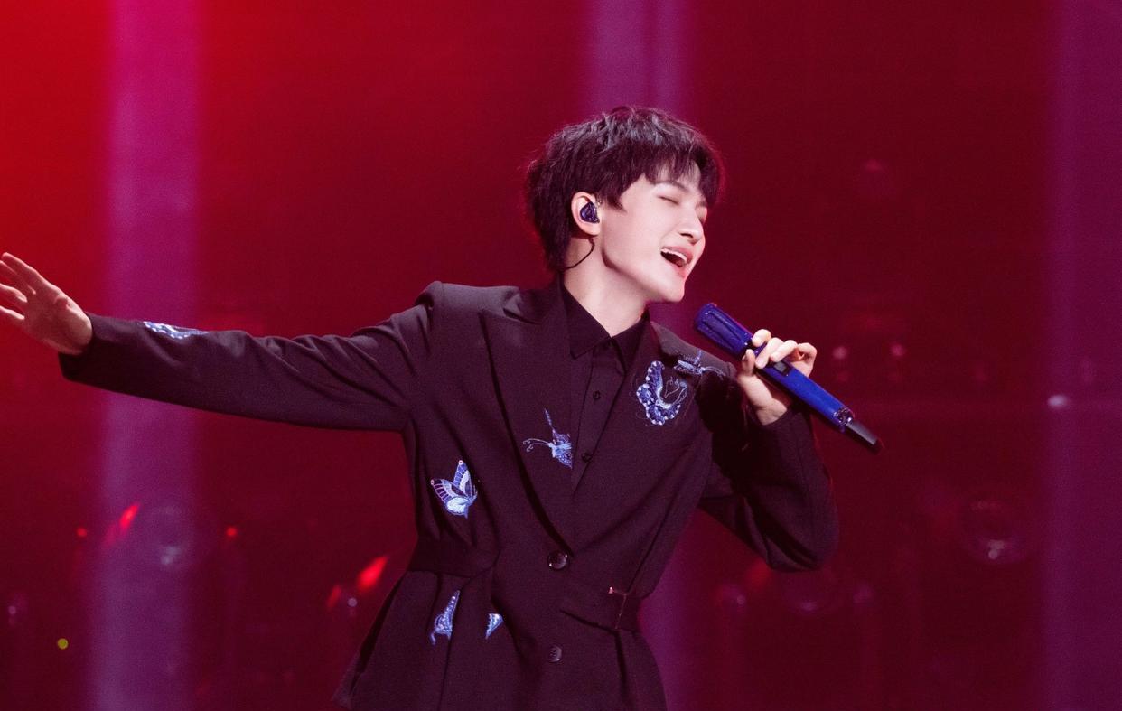 周深|花开忘忧适合全家一起看！周深聊央视春晚舞台，钱雷唐恬很厉害！