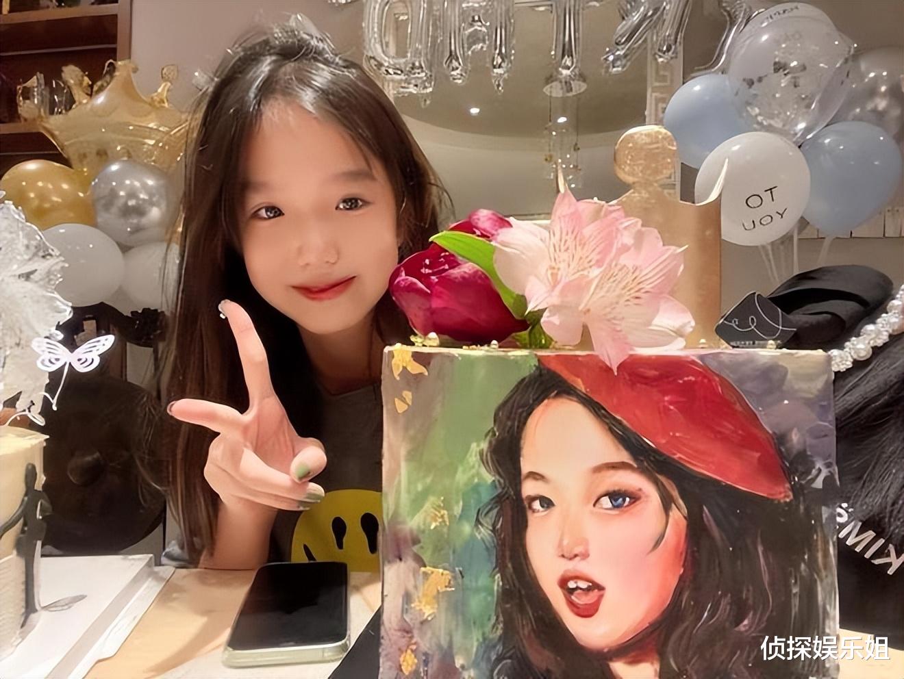 钟丽缇|钟丽缇14岁女儿晒近照，染发化浓妆打扮成熟，脸和脖子两个色