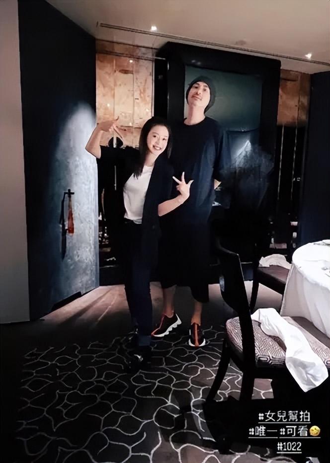 周渝民结婚8年公开与妻子相处细节,喻虹渊在婚姻里会不会太卑微