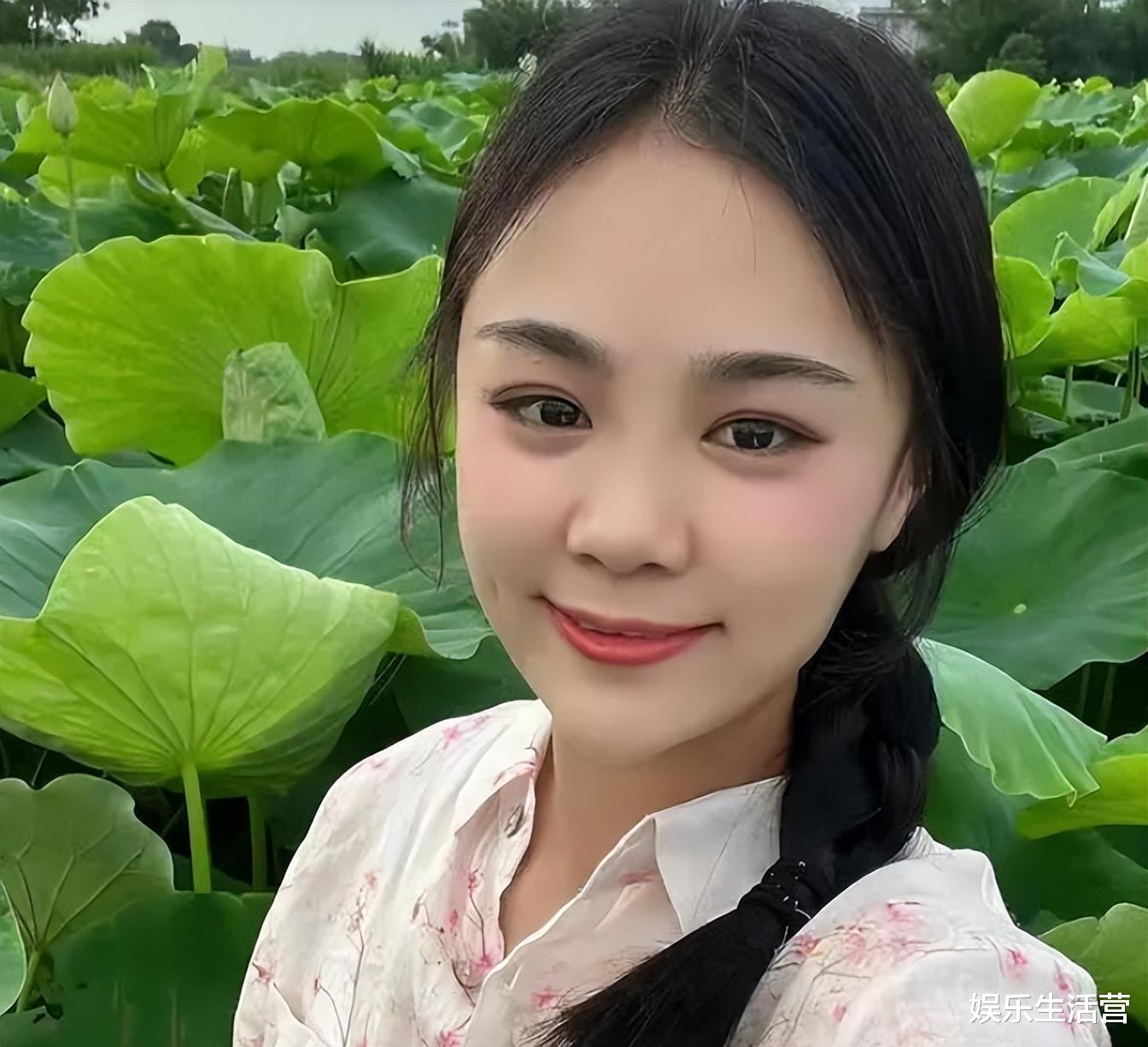 樊小慧参加婚礼落泪,穿旗袍被夸明星气质,网友:前夫肠子悔青