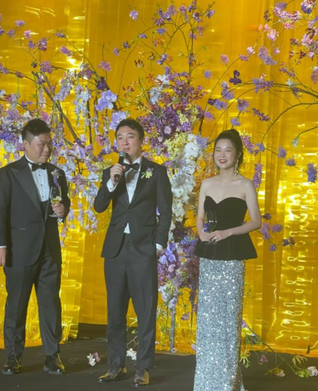 丁沫妍李欣大婚,王思聪再次担任伴郎,穿西服被夸赞帅气