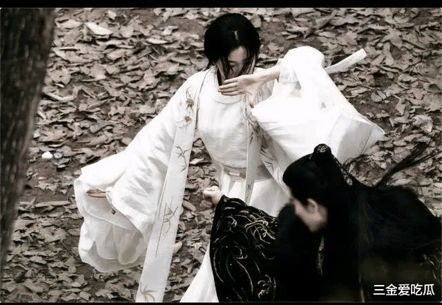 “新晋玉女”卢昱晓:人前空降资源咖,人后高知实力派