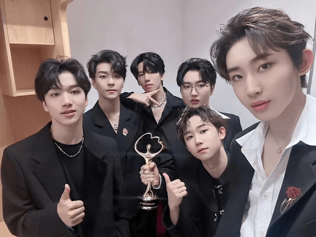 综艺节目|“娱乐圈春晚”微博之夜顺利举行 BOY STORY获得年度新锐团体