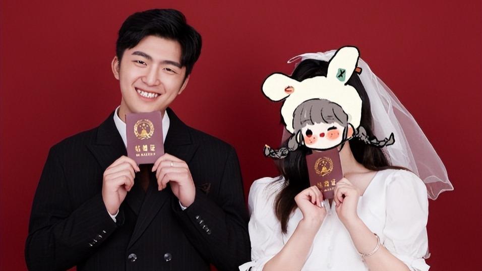 前TF家族成员刘志宏结婚了，手写信感情满满，刚到法定年龄就领证