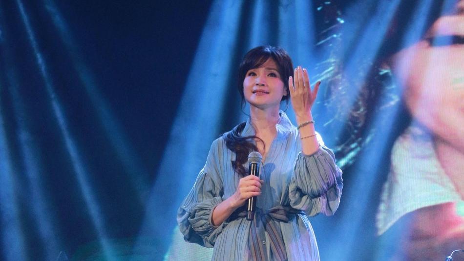 她是娱乐圈“最干净”的女歌星，56岁仍是完璧之身，至今没谈过恋爱