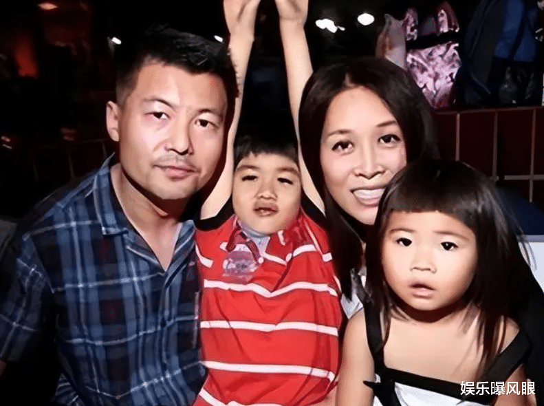 天后甄妮曝那英黑料:夜店歌女、强调自己是格格、背后有江湖大哥