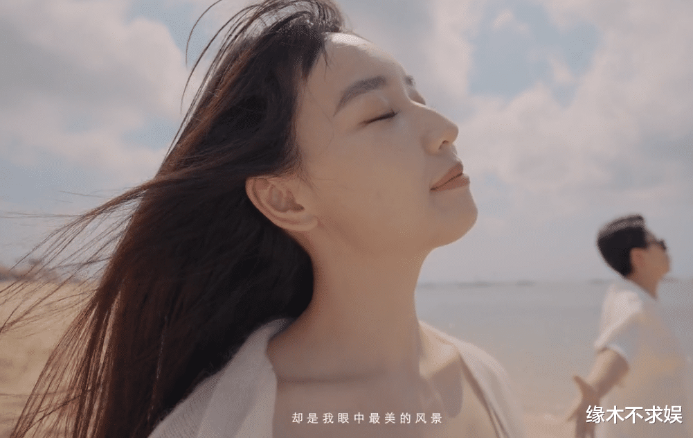 吴亦凡前女友官宣订婚!小腹隆起疑怀孕,千万钻戒曝男方富庶家境