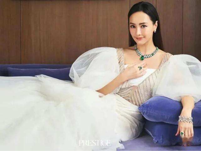 翡翠|都炫耀起鸽子蛋了,她还是嫁了个假豪门?