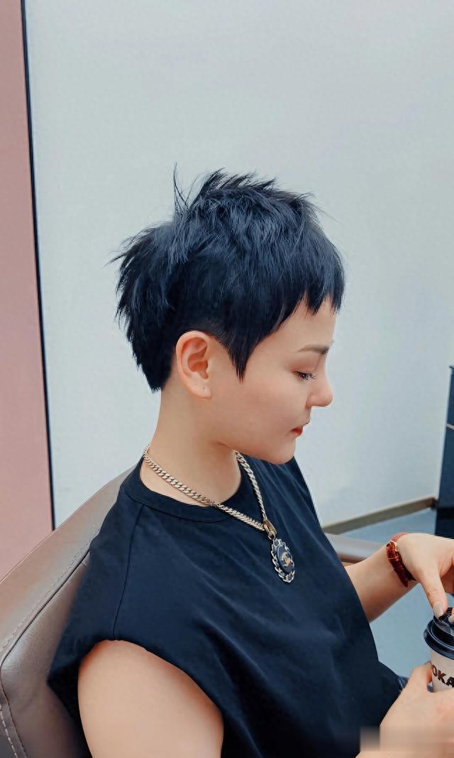 女人爱美发型别乱整,选这3种就对了,个性瘦脸很时尚