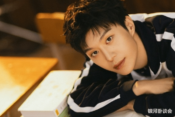 杨紫整容失败,近照曝光太吓人,这脸还有救吗?