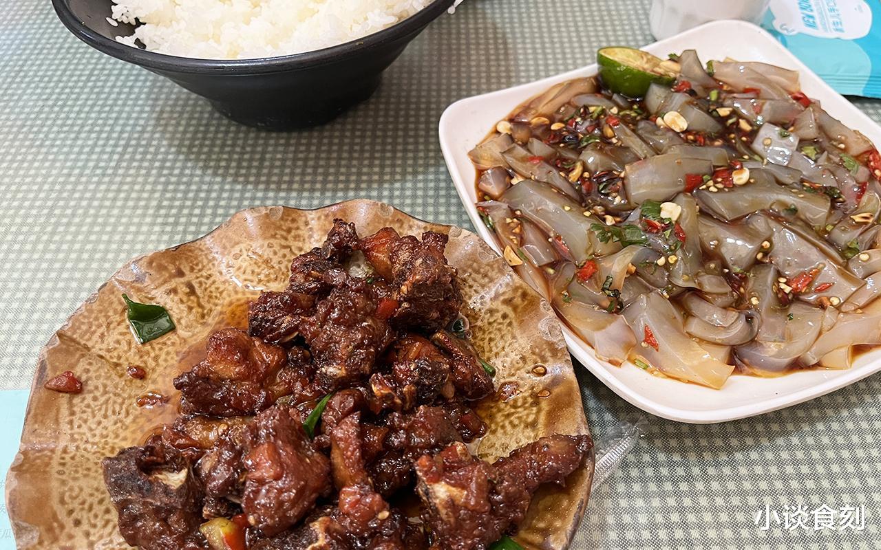 黑豆|云南男子带女朋友下馆子,点了3个菜,花费75元,网友:太抠门了