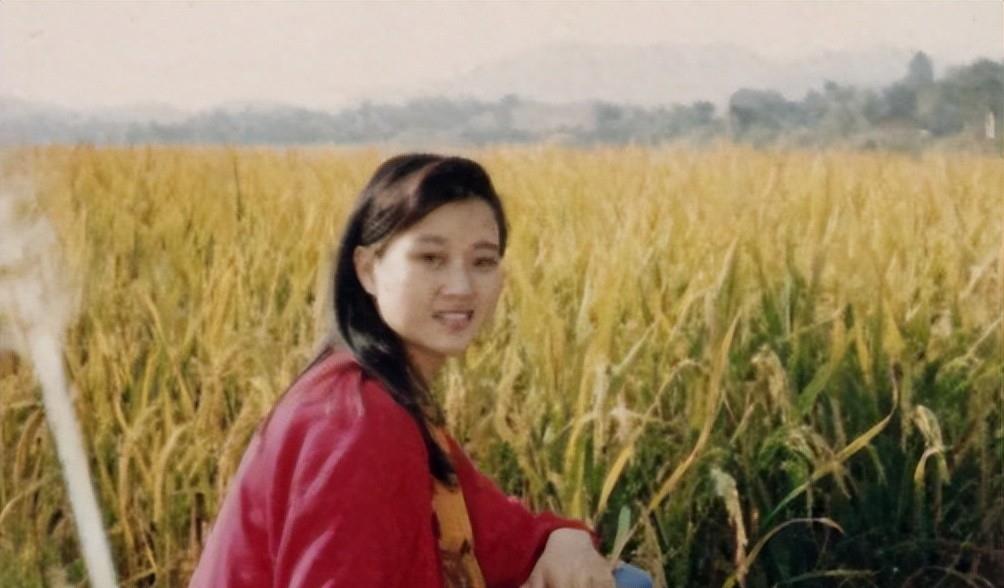 连续24年登上春晚,成龙不敢“触碰”的女人,宋祖英到底什么背景