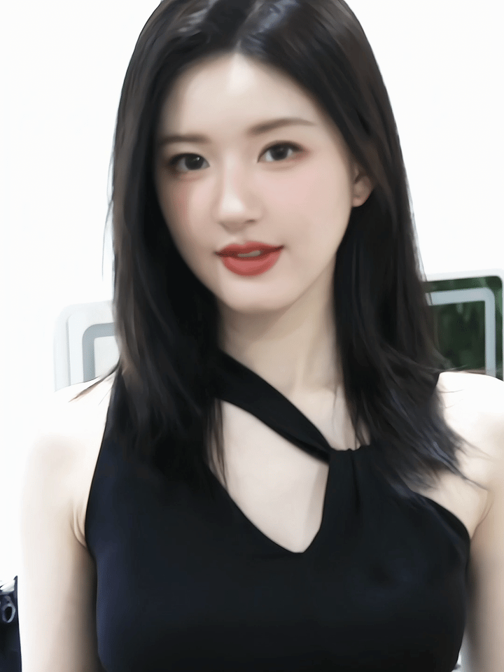 赵露思的新发型有一种/这次我要夺回属于我的一切既视感。 ???