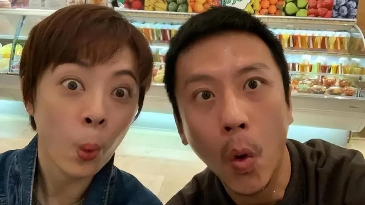 44岁邓超出轨19岁模特，跟孙俪离婚但仍住在一起？狗仔回应了