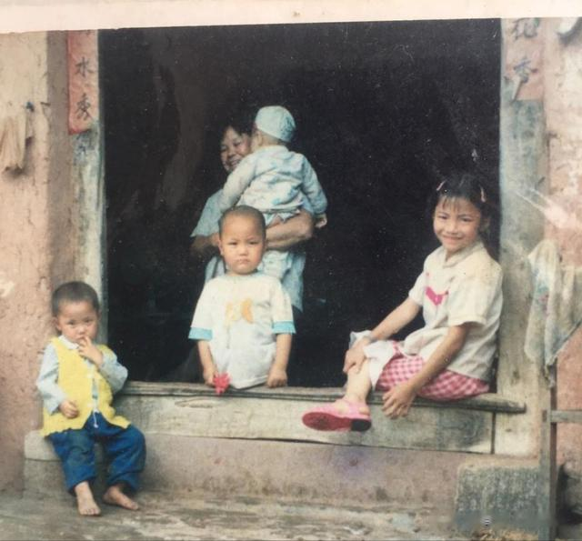 旅行|我川妹子,32岁不结婚不生孩,骑摩托环游全国,一年行36000公里