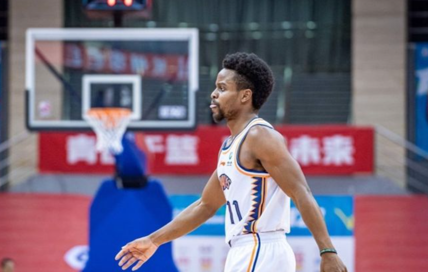 中国篮坛风波:球员禁赛与大牌争议