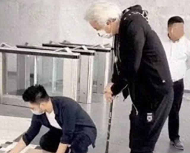 大快人心！花17亿买“楼”害人的张庭夫妇，如今下场凄惨