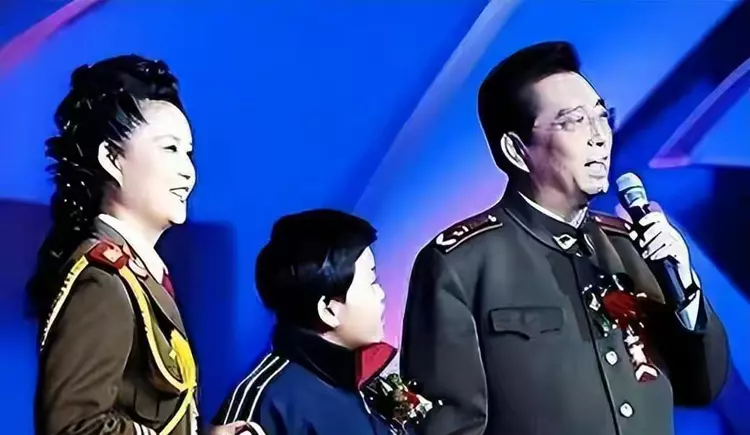 首次曝光!李双江儿子在欧洲生下私生子,引发社交网络狂潮!