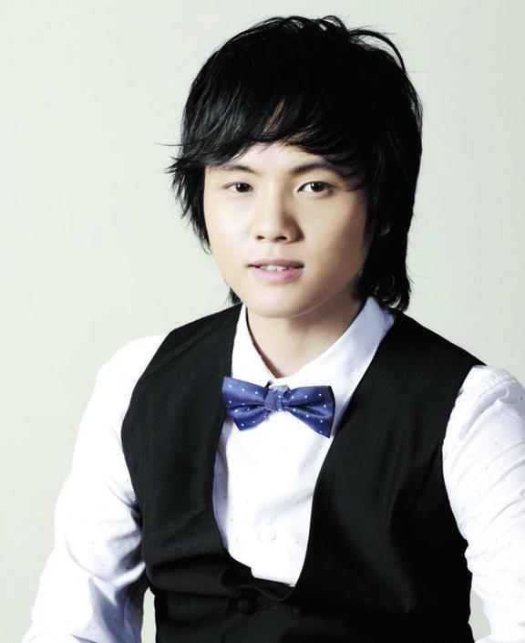 他15岁就开演唱会,19岁日挣万元,春晚请不动,但没人说他耍大牌