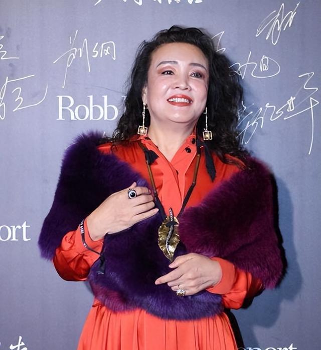 京圈6大富婆：身价过百亿，坐拥北京一条街，娱乐圈只手遮天