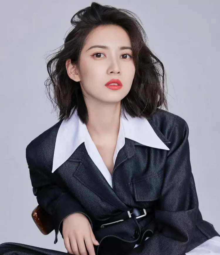 陈钰琪官宣离开唐嫣,未来不被看好,同是带艺人,杨幂唐嫣差距大