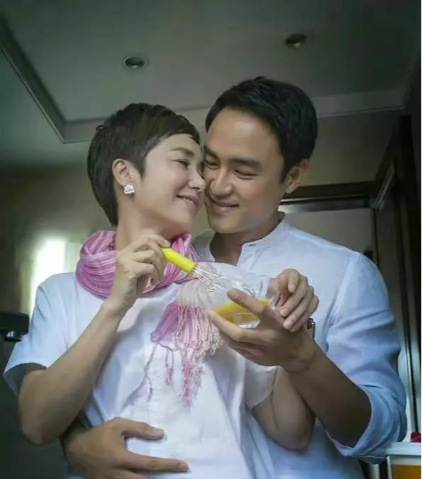 老态、驼背、满脸褶子,却演“第一美男”,谁的审美有问题?