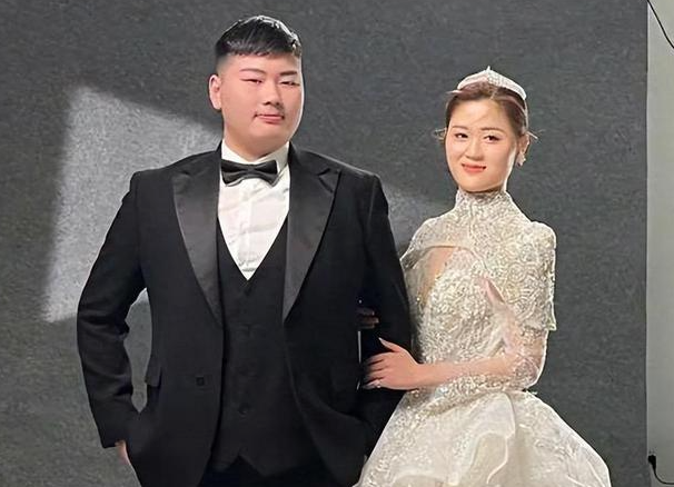 大衣哥儿子再度离婚,家庭内幕被新妻陈萌揭露!