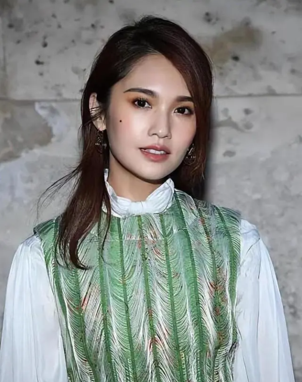 杨丞琳出事了？官方点名“软封杀”，网友喊话李荣浩：快离婚！