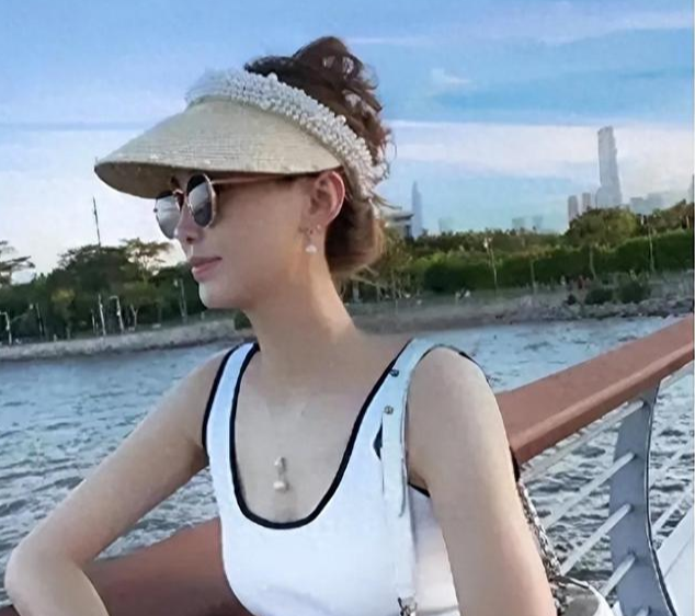 恒大歌舞团长白珊珊:一赌便是整个青春,谎言终将拆穿