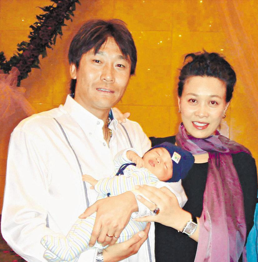 那英|大瓜！内娱大龄天后私生活混乱，专门撩小鲜肉，王菲那英躺枪！