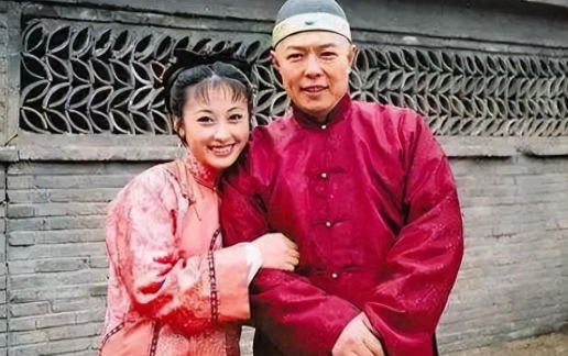 她曾是军艺校花,却被张铁林玩到无法生育,最终嫁到香港