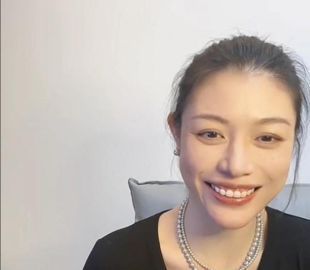 葛荟婕谈汪峰离婚心情好,走漏女儿小苹果近况,直言不恨子怡姐姐