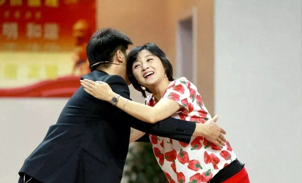 |她是最悲惨女演员：5次上央视春晚，却遭同行排挤，毁掉大好前程