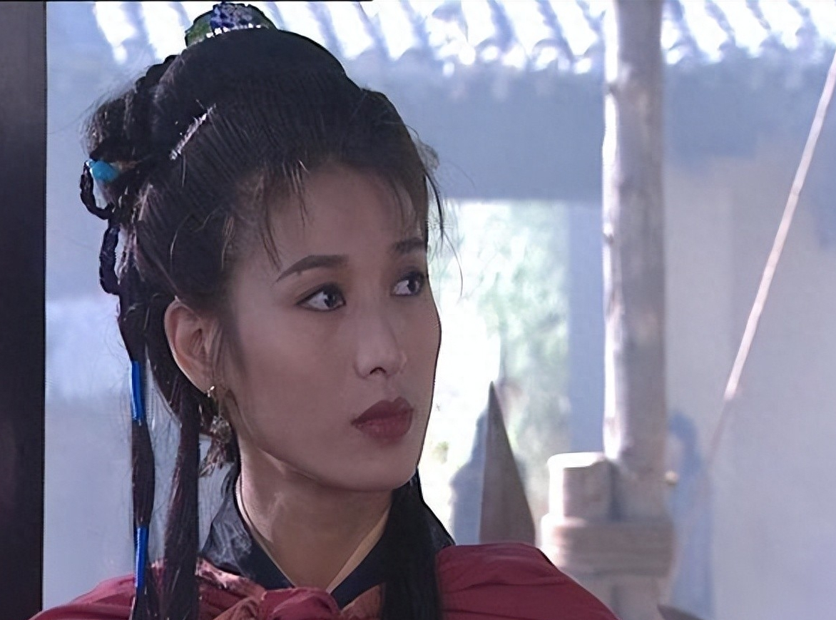 57岁的大郑爽,依然待字闺中未婚单身,最美扈三娘惊艳了一个时代