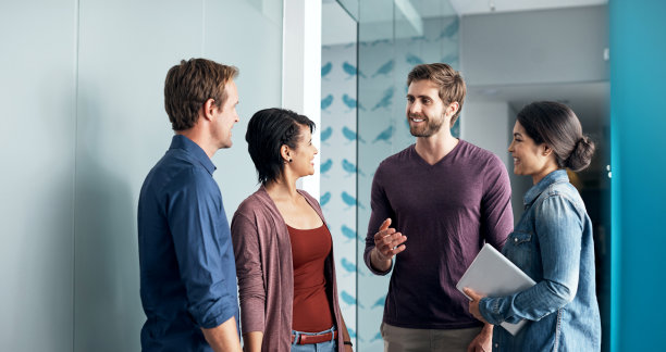 人脉关系|职场人脉，需要两个维度，关系要稳固