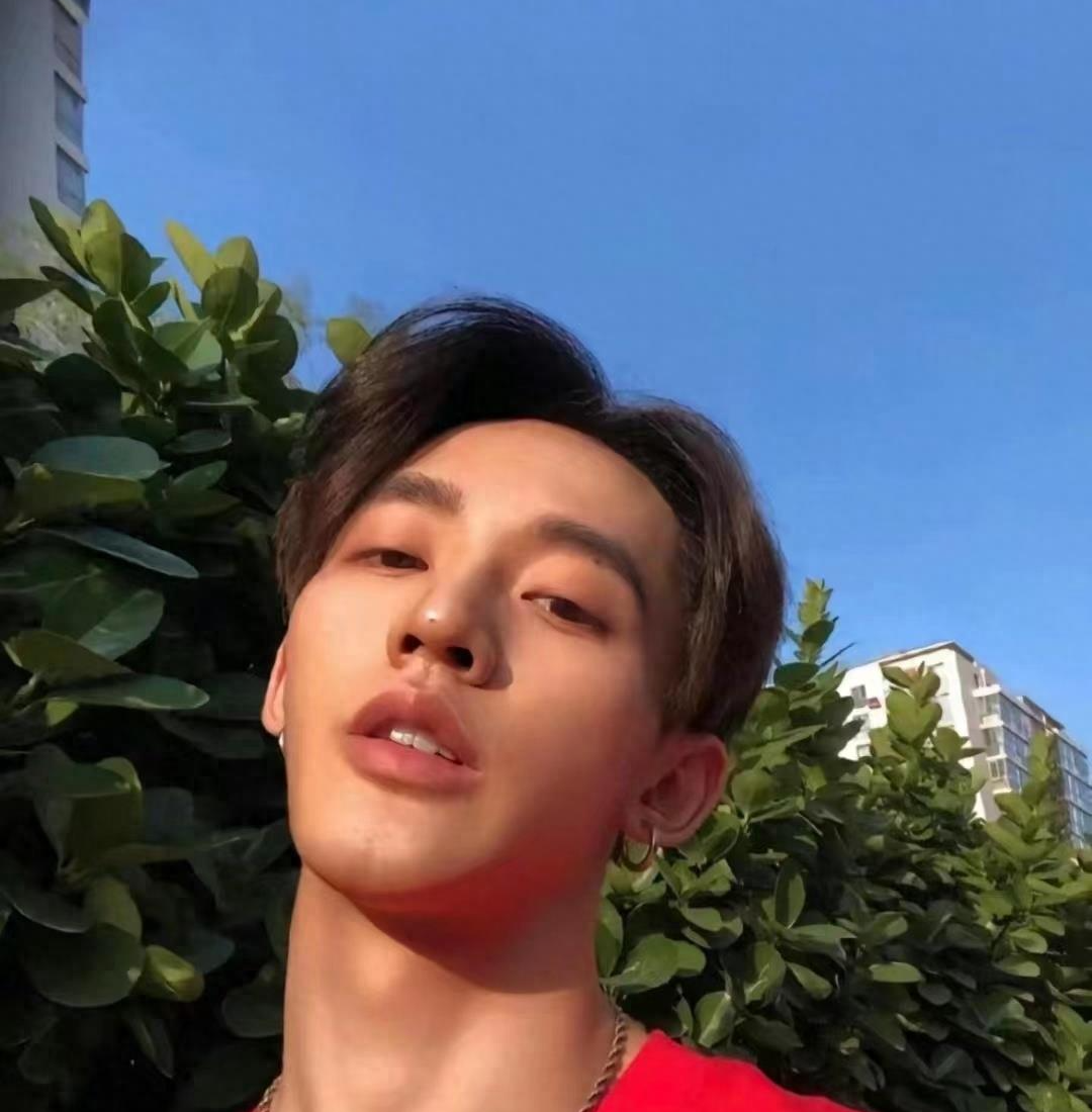 邓为这回翻车了?阴柔外表难掩重欲风流!糊才是最好的保护色