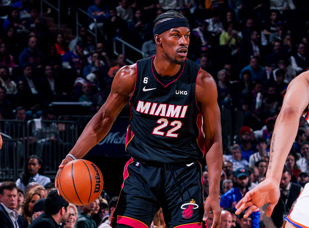 今天的比赛,尼克斯最终险胜热火,两名后卫布伦森和格莱姆斯都打满48