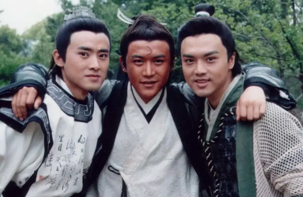 少年包青天第二部|破案推理类作品《少年包青天2》,有6个单元案子,让人颇感兴趣