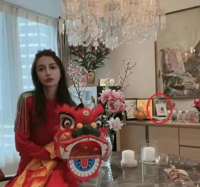 黄晓明|黄晓明无名指戴回婚戒疑与baby悄悄复合!杨颖甜蜜晒合照回应