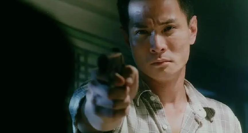 他比梁朝伟还内向，演到63岁单身至今，戏称90岁母亲是“女友”